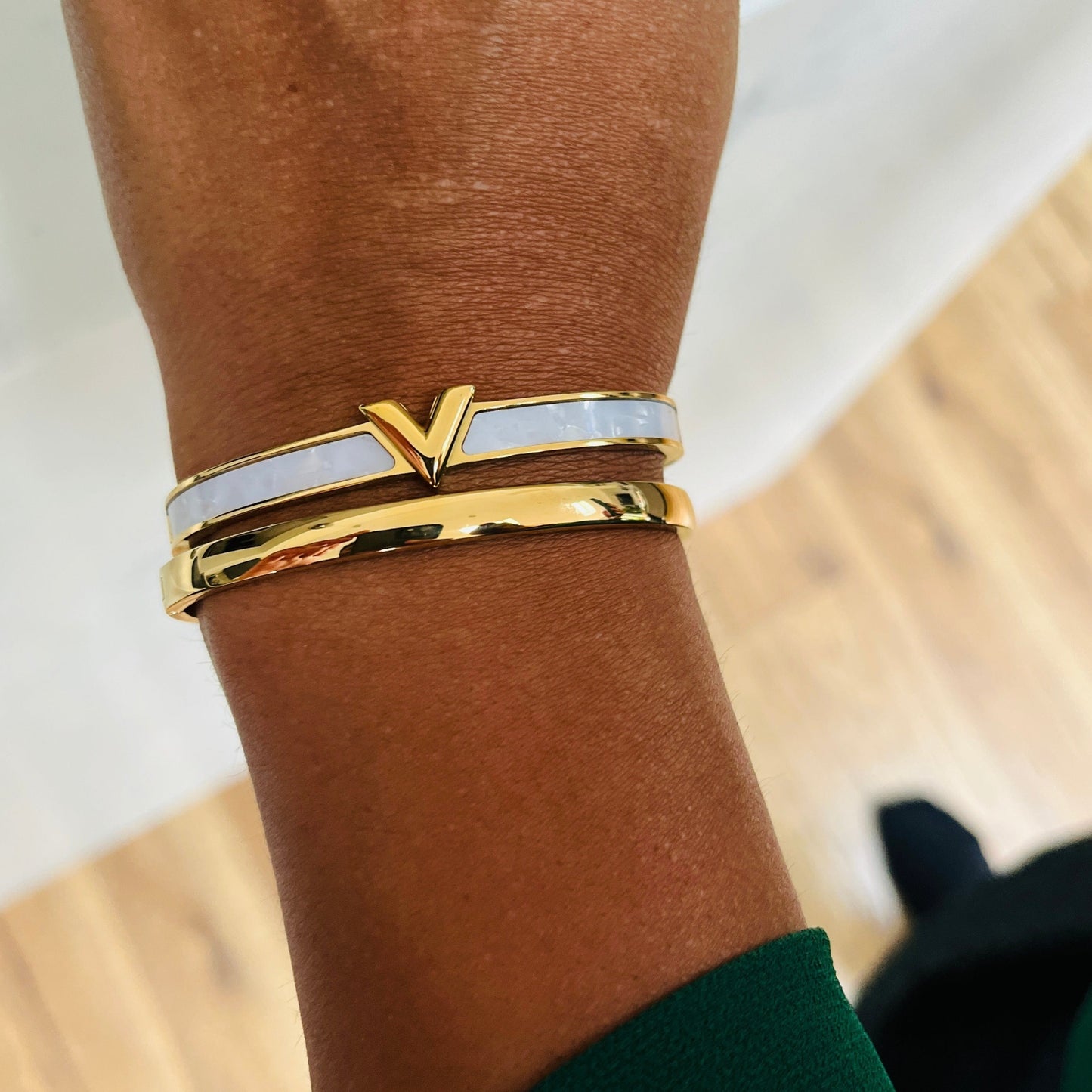 Vista 18K Gold Plated Enamel Bangle