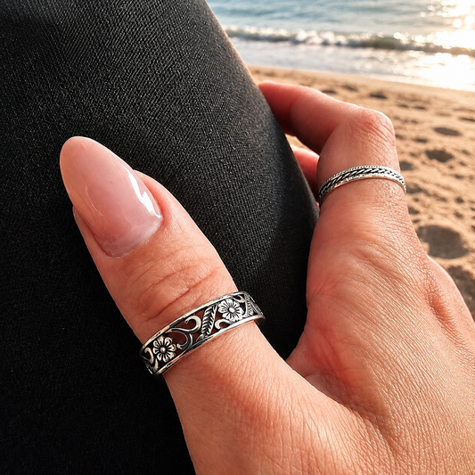 Flower Shaped Hollow Out Silver Ring